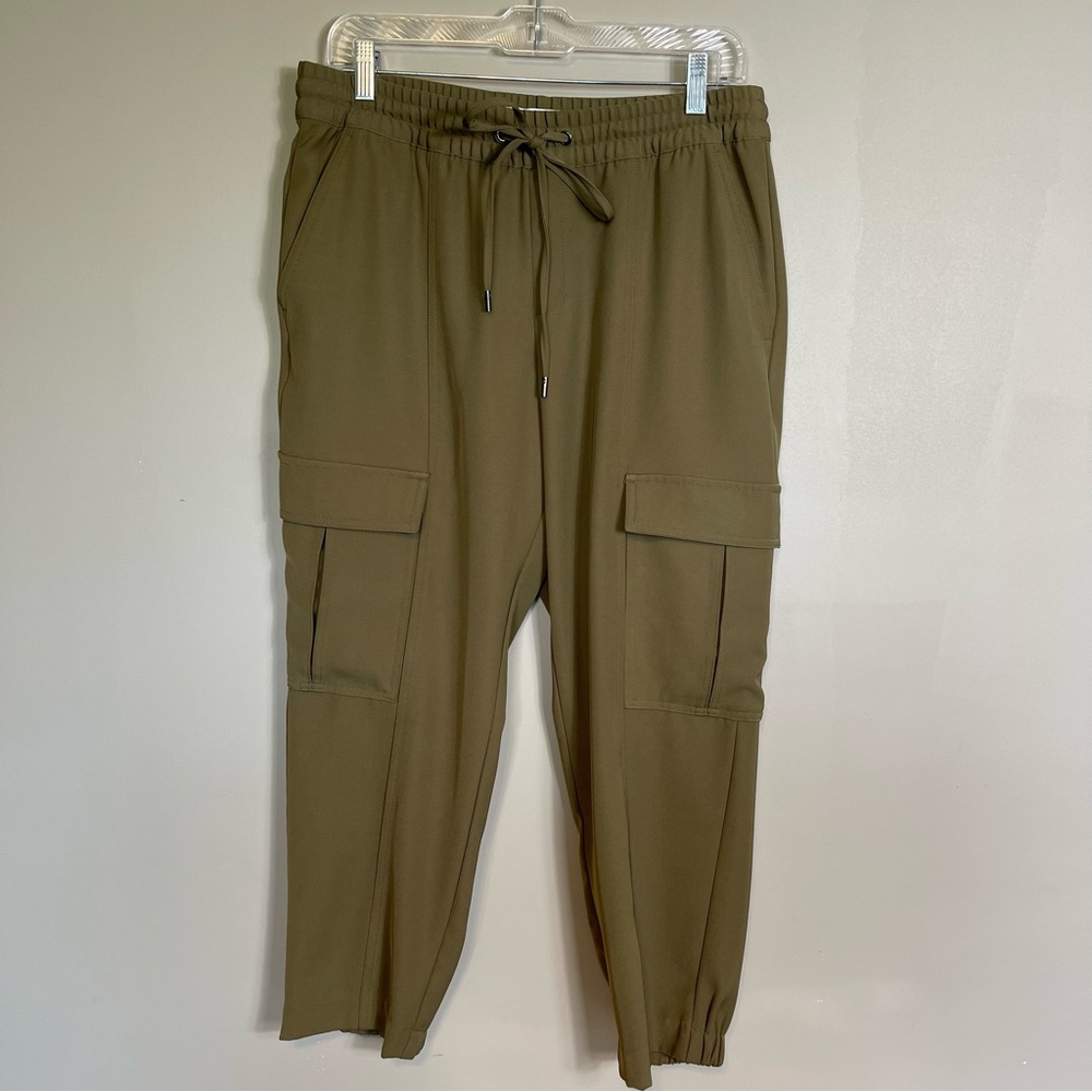 Banana Republic BR Sport Size Medium Petite Cargo Pants Olive Tan Joggers